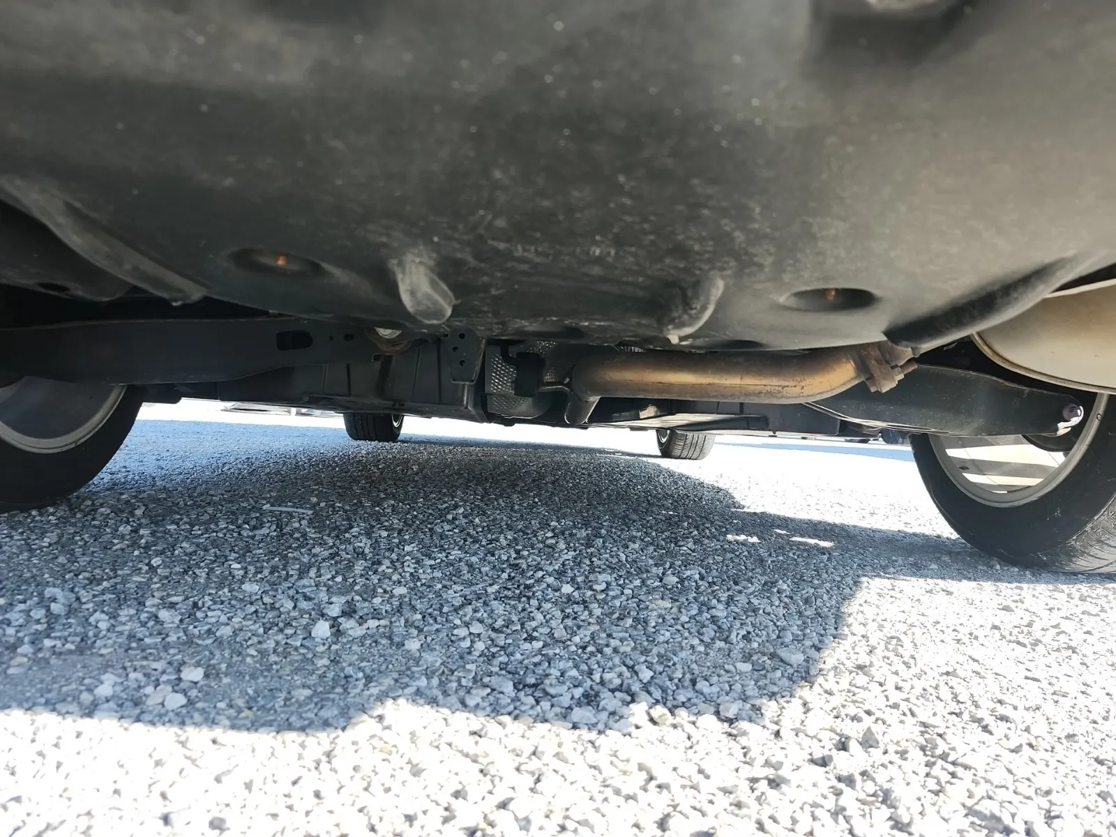 Undercarriage - Rear Photo