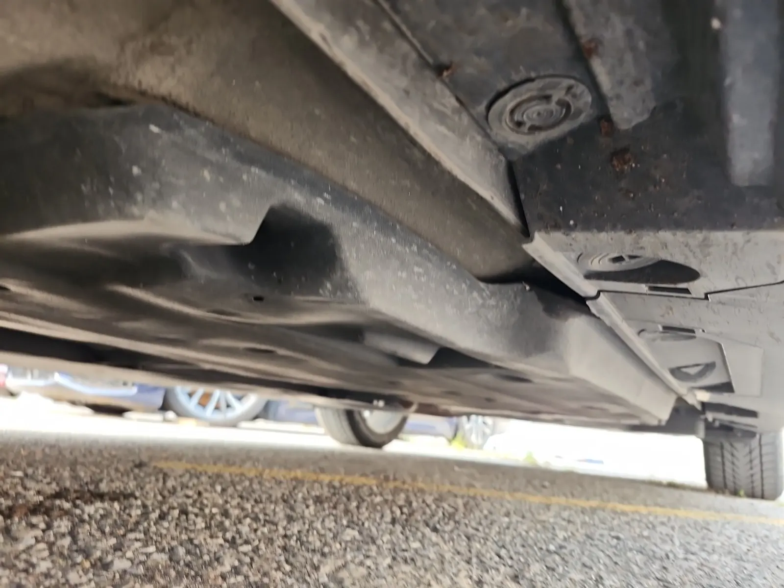 Undercarriage - Driver Photo
