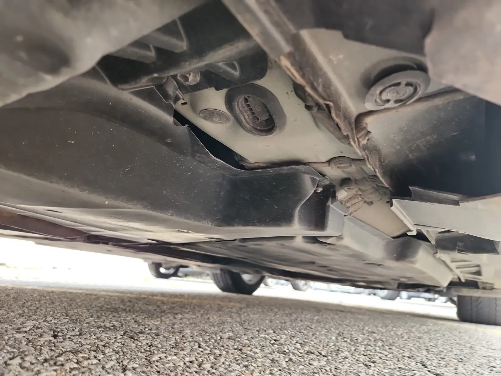 Undercarriage - Passenger Photo