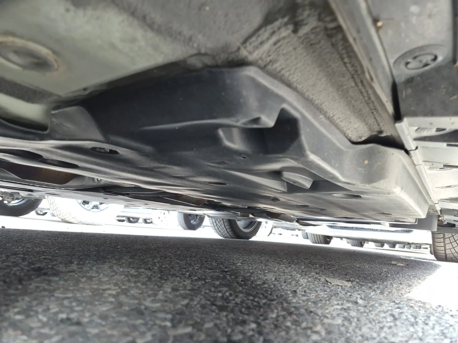 Undercarriage - Driver Photo