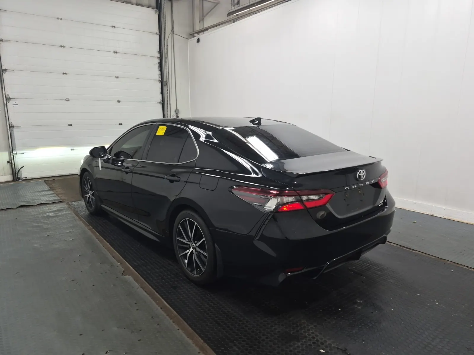 Driver Rear 3/4 Photo