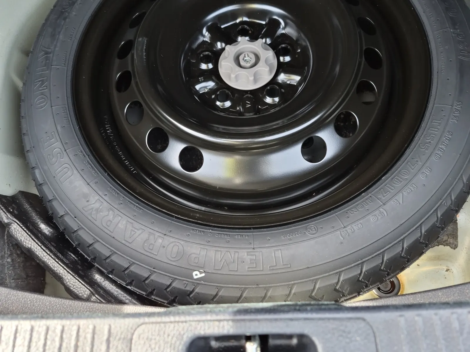 Spare Tire & Wheel Photo