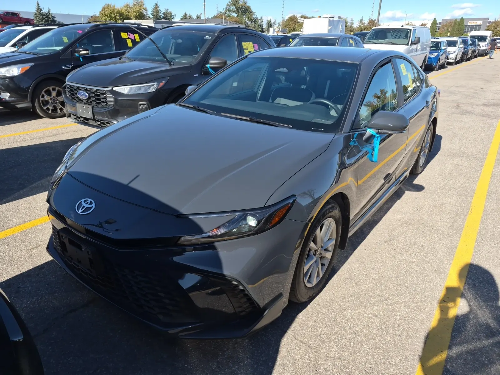 Front driver 3/4 photo