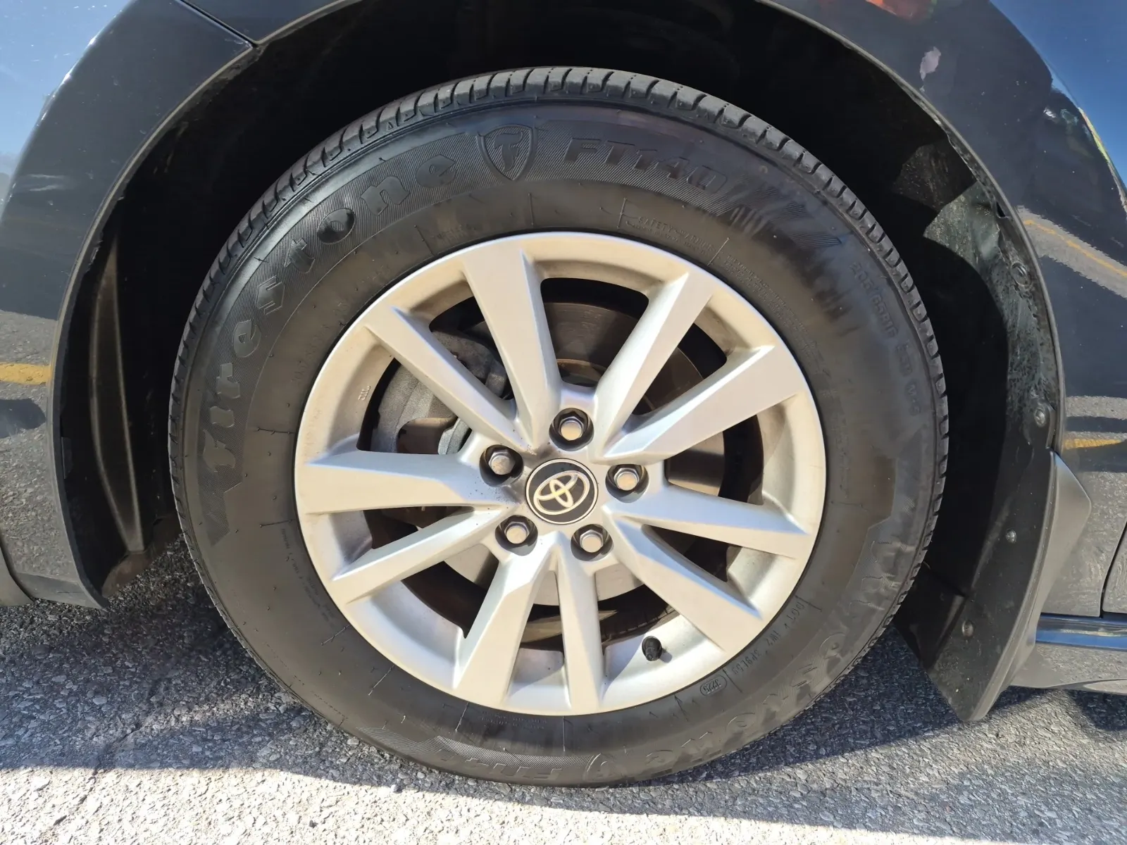 Front driver wheel/tire photo