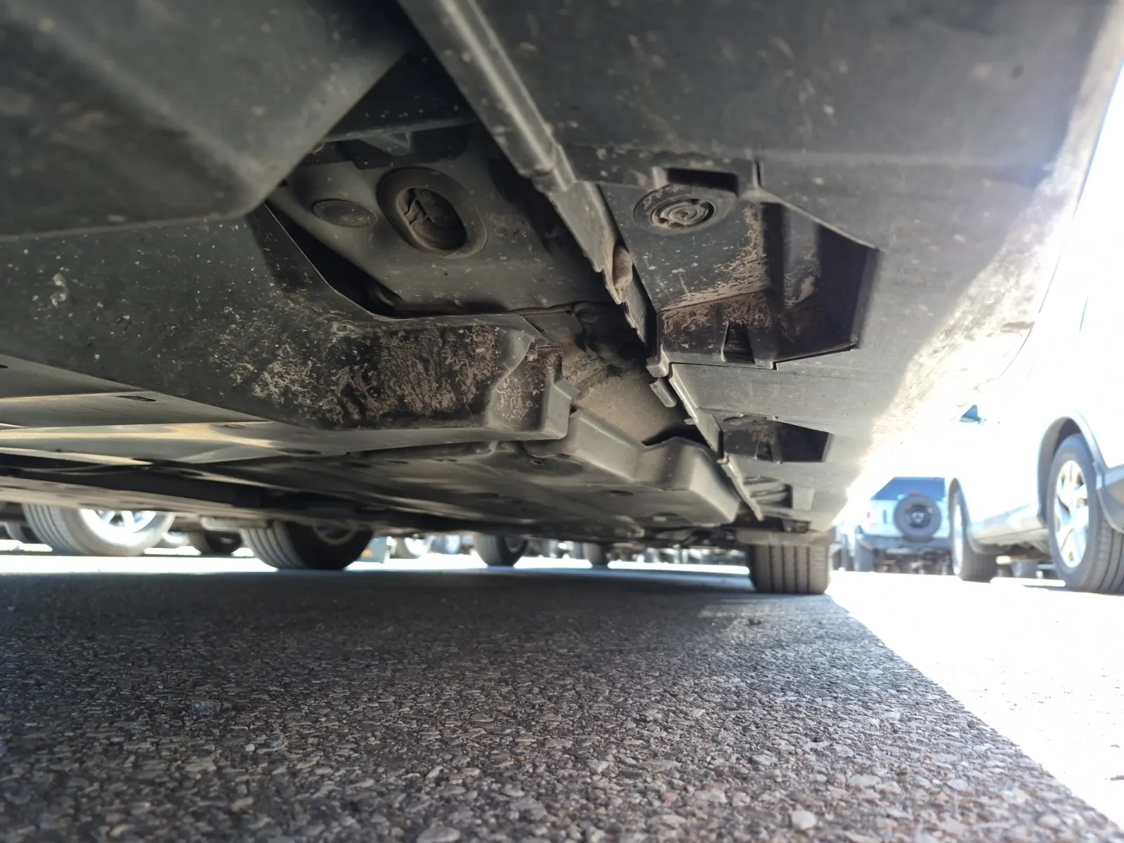 Undercarriage - Passenger Photo