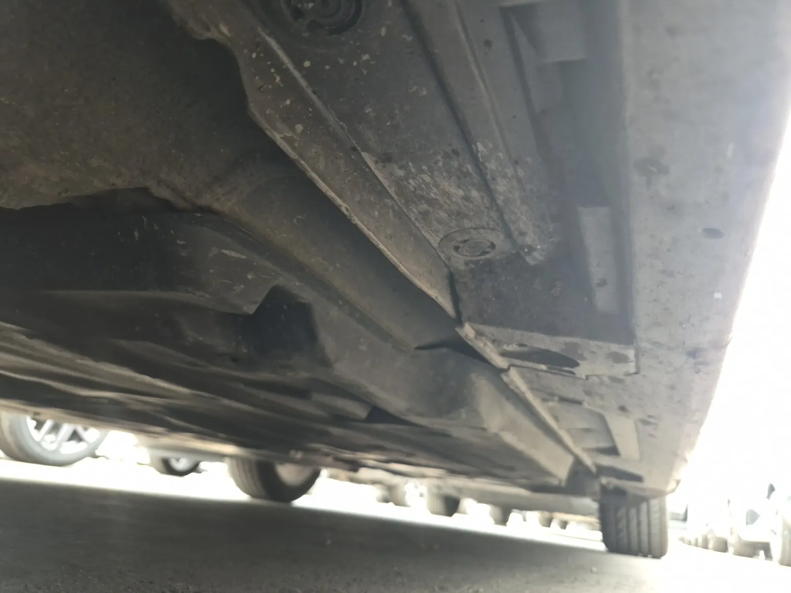 Undercarriage - Driver Photo