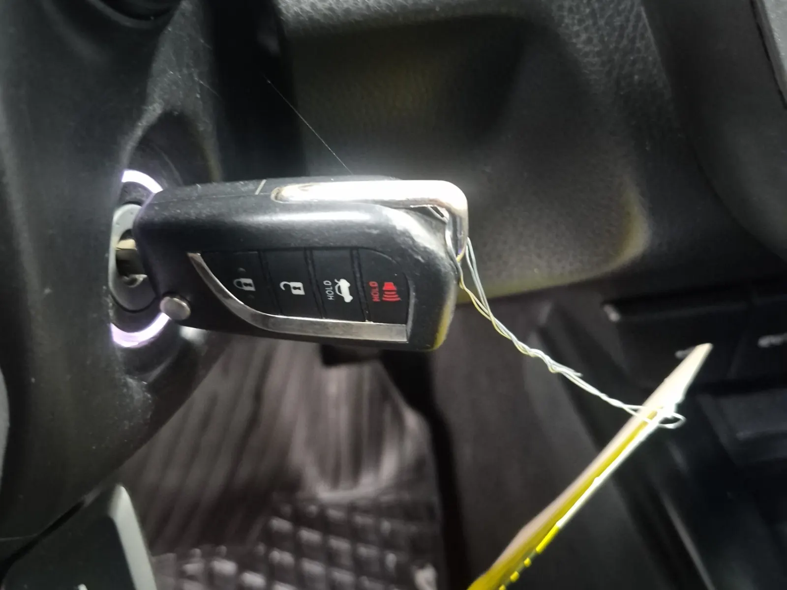 Keys/Fobs/Manual Photo