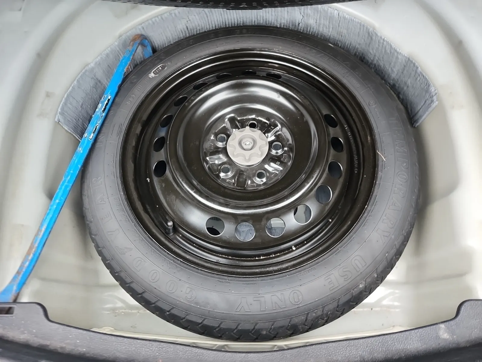 Spare Tire & Wheel Photo