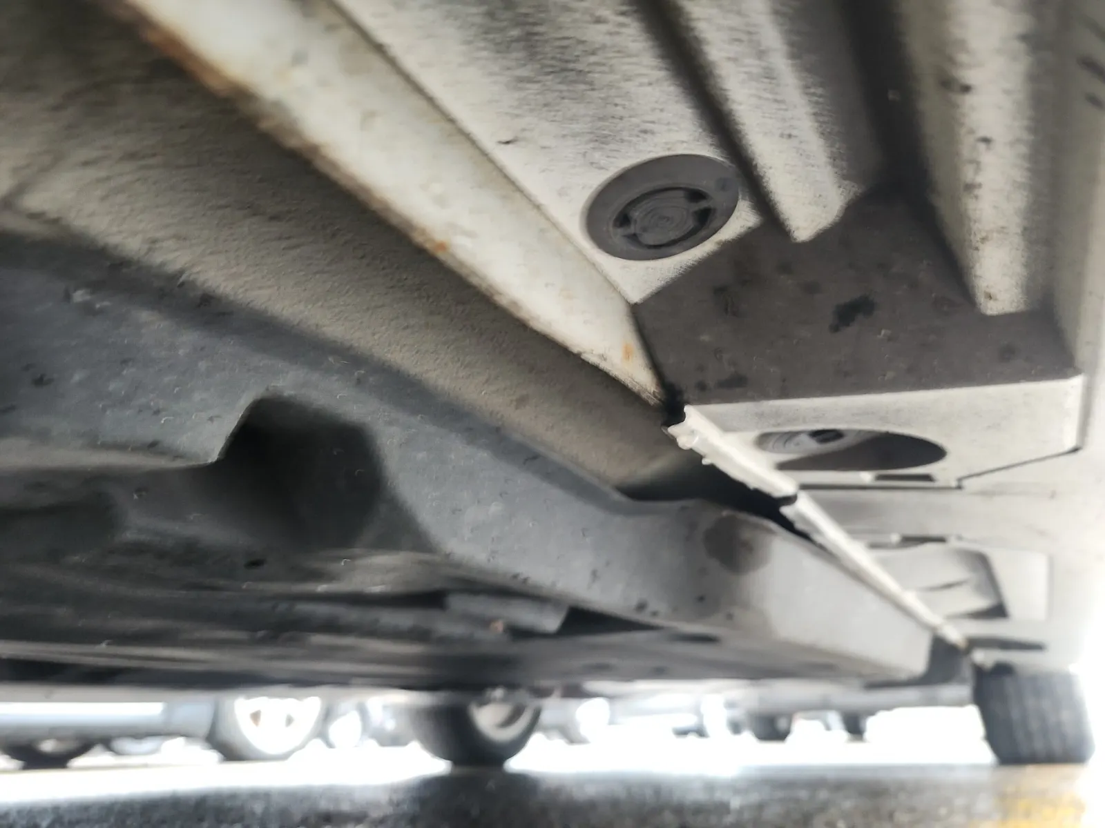 Undercarriage - Driver Photo