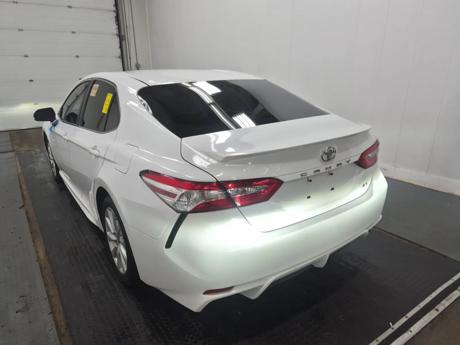 Driver Rear 3/4 Photo