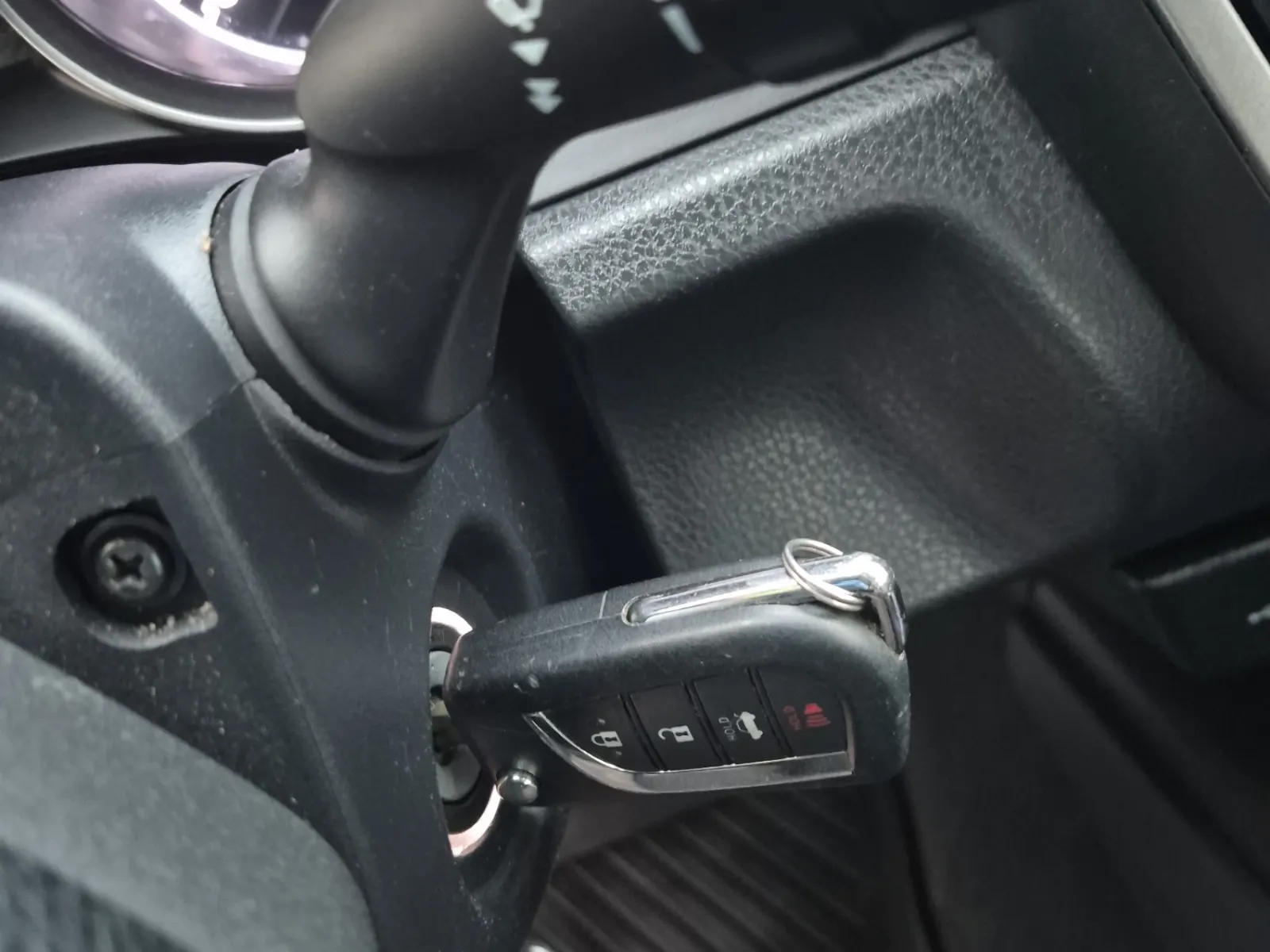 Keys/Fobs/Manual Photo