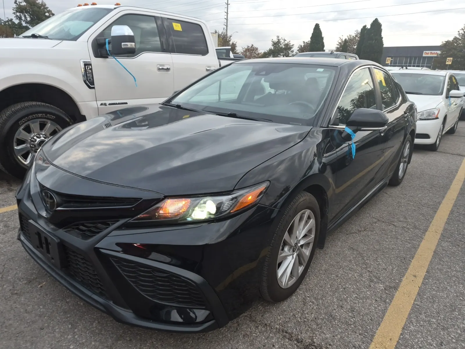 Front driver 3/4 photo