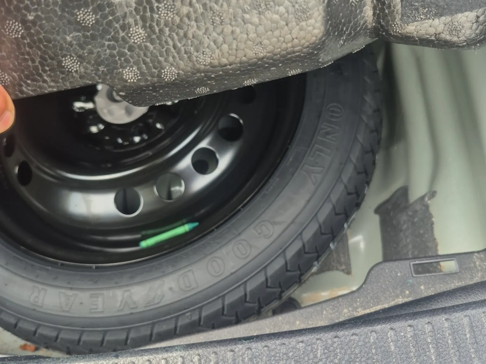 Spare Tire & Wheel Photo
