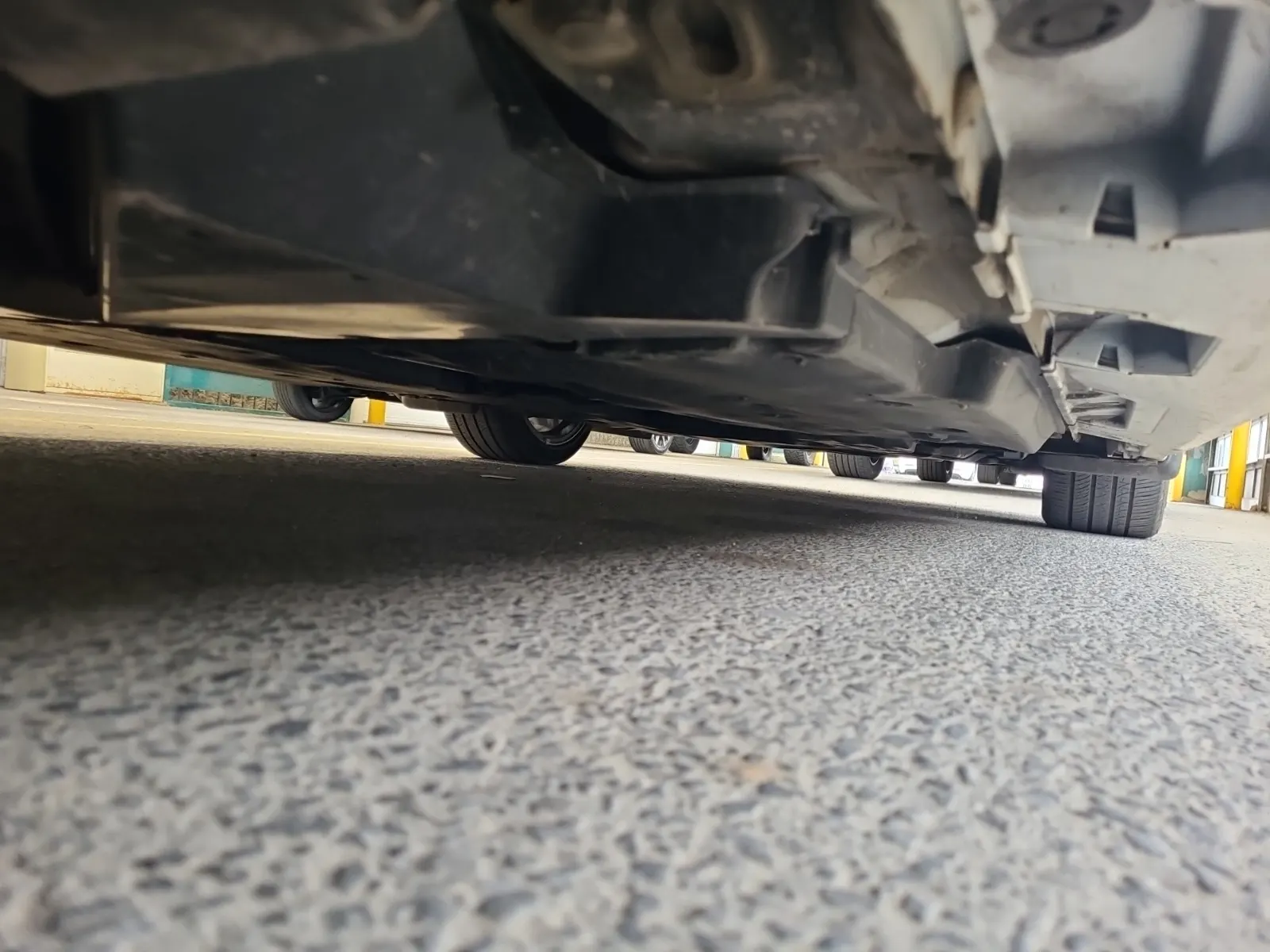 Undercarriage - Passenger Photo