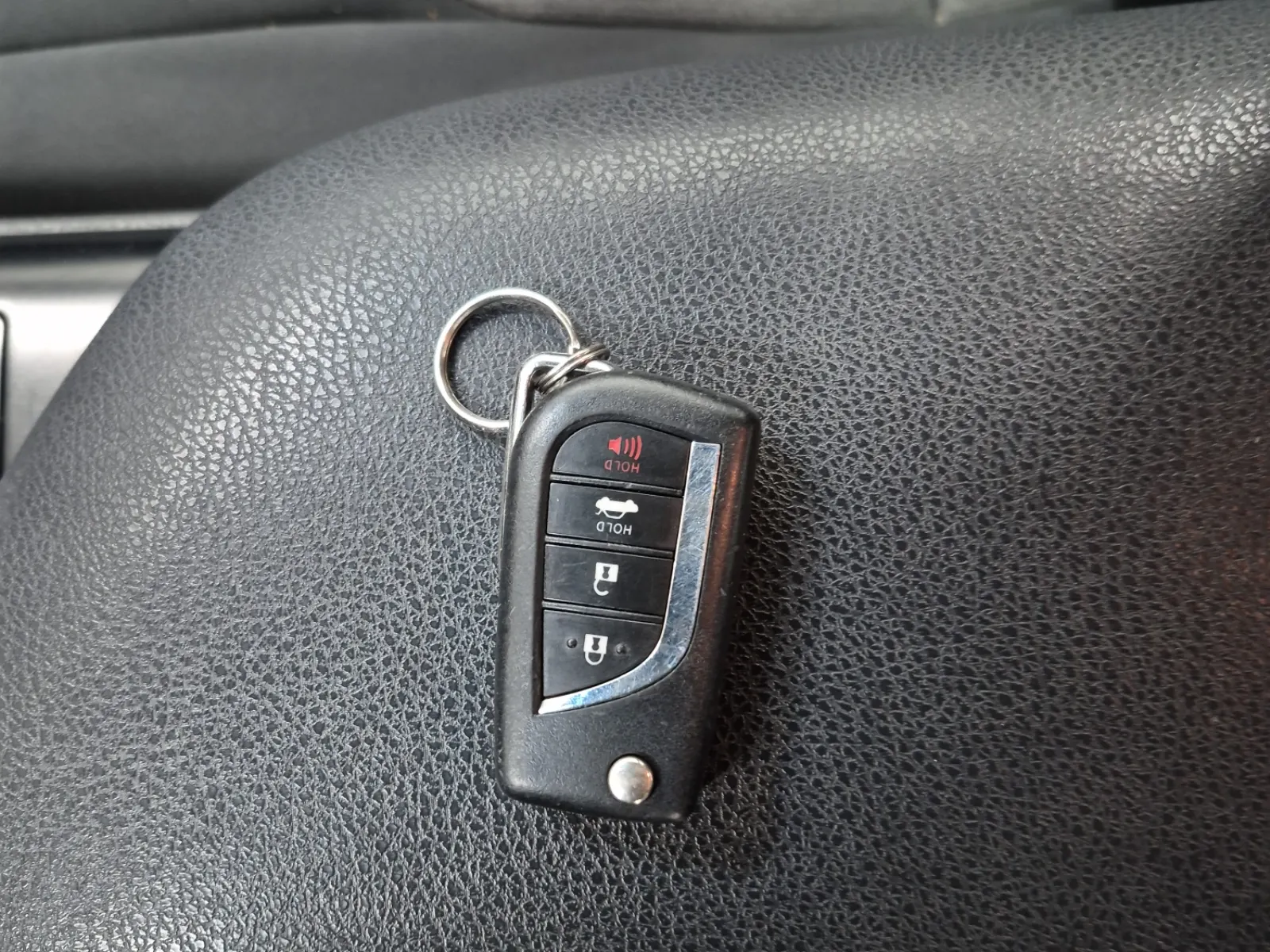 Keys/Fobs/Manual Photo