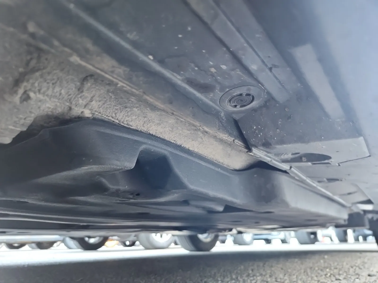 Undercarriage - Driver Photo