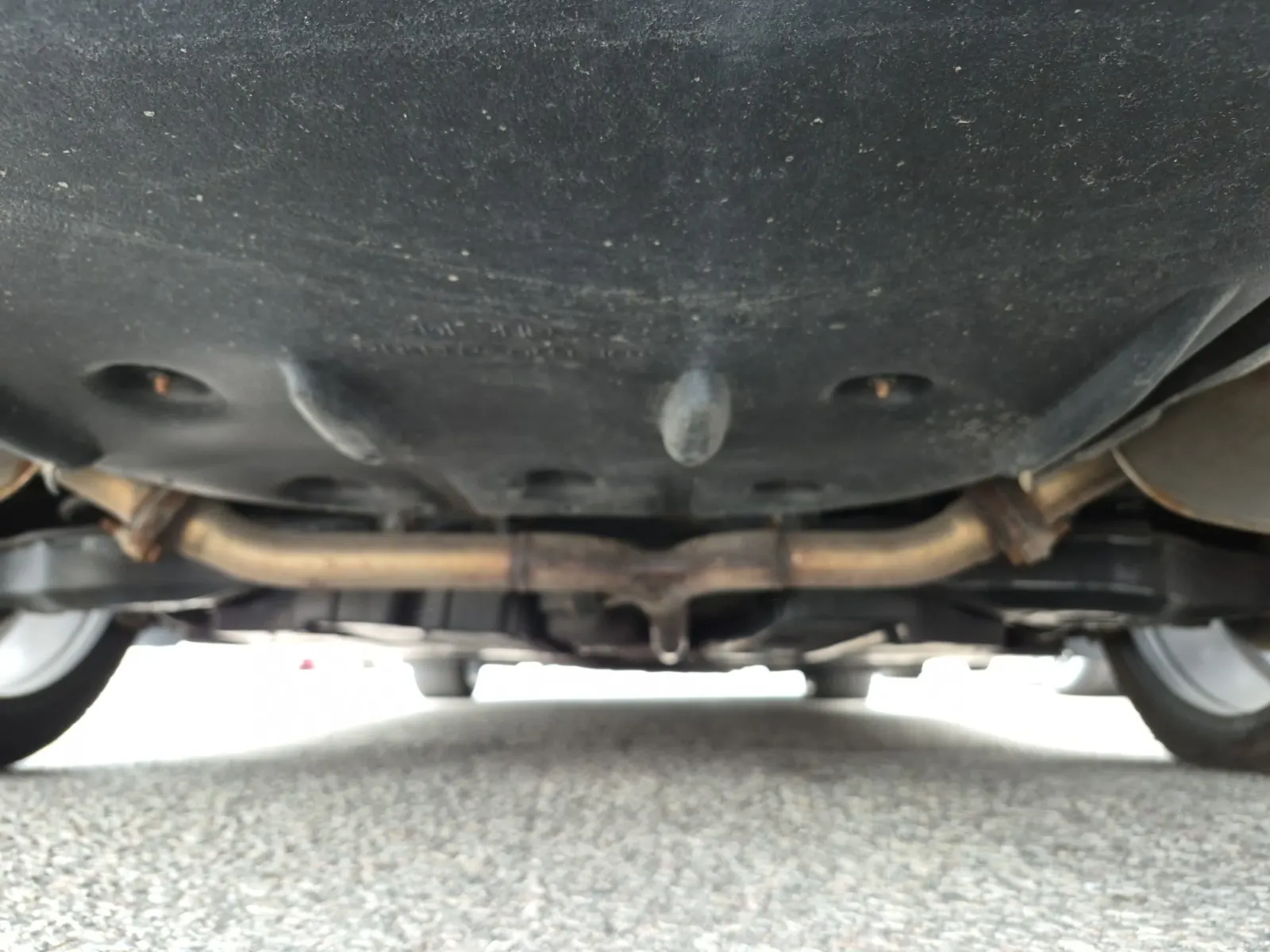 Undercarriage - Rear Photo