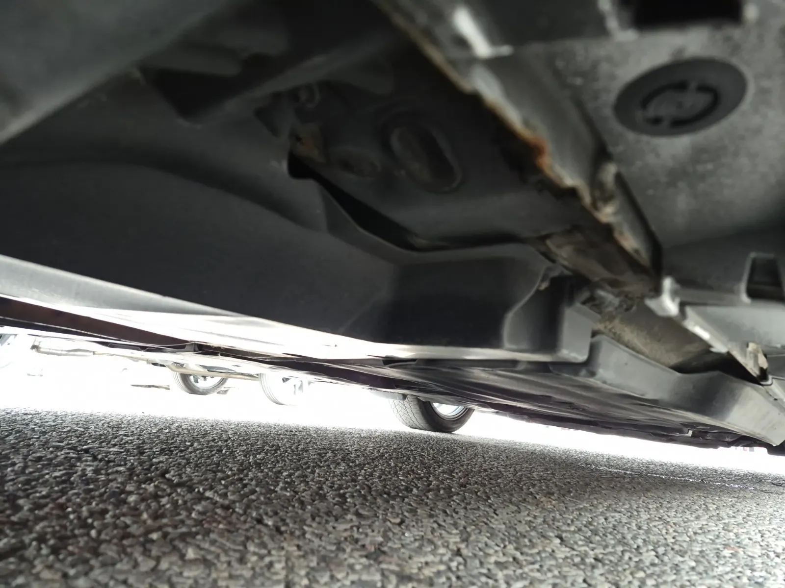 Undercarriage - Passenger Photo