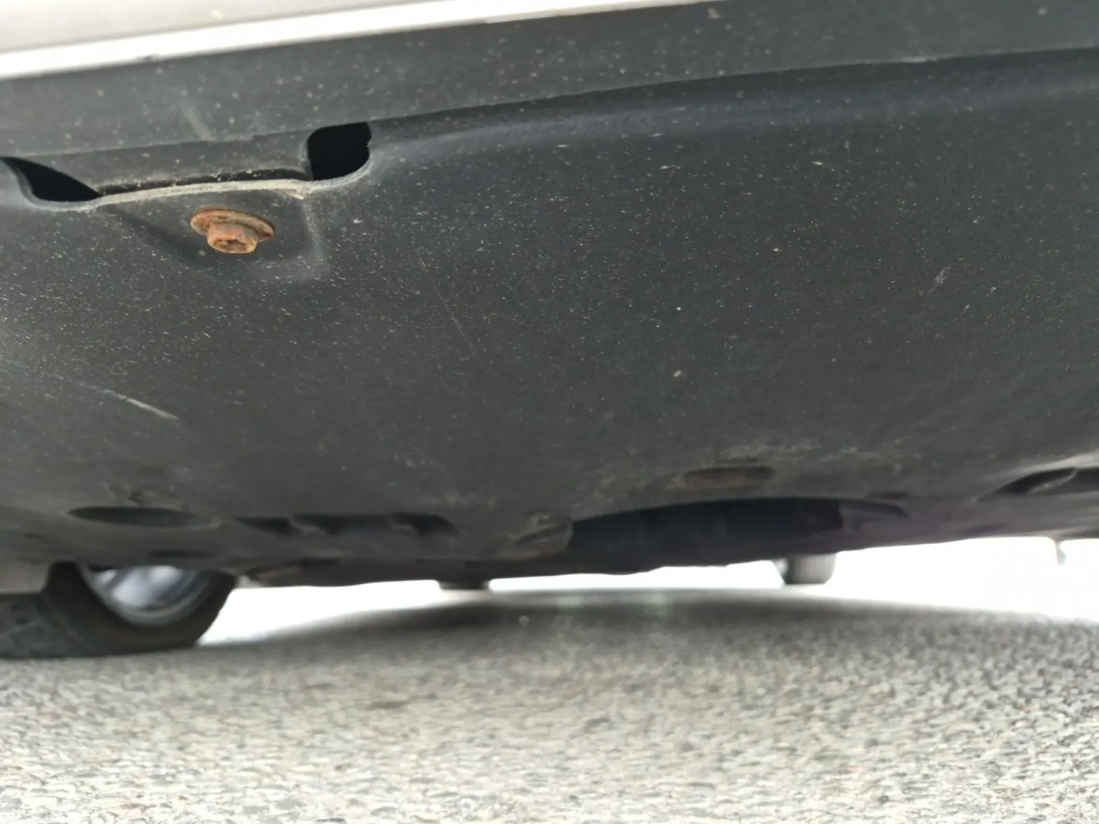 Undercarriage - Front Photo