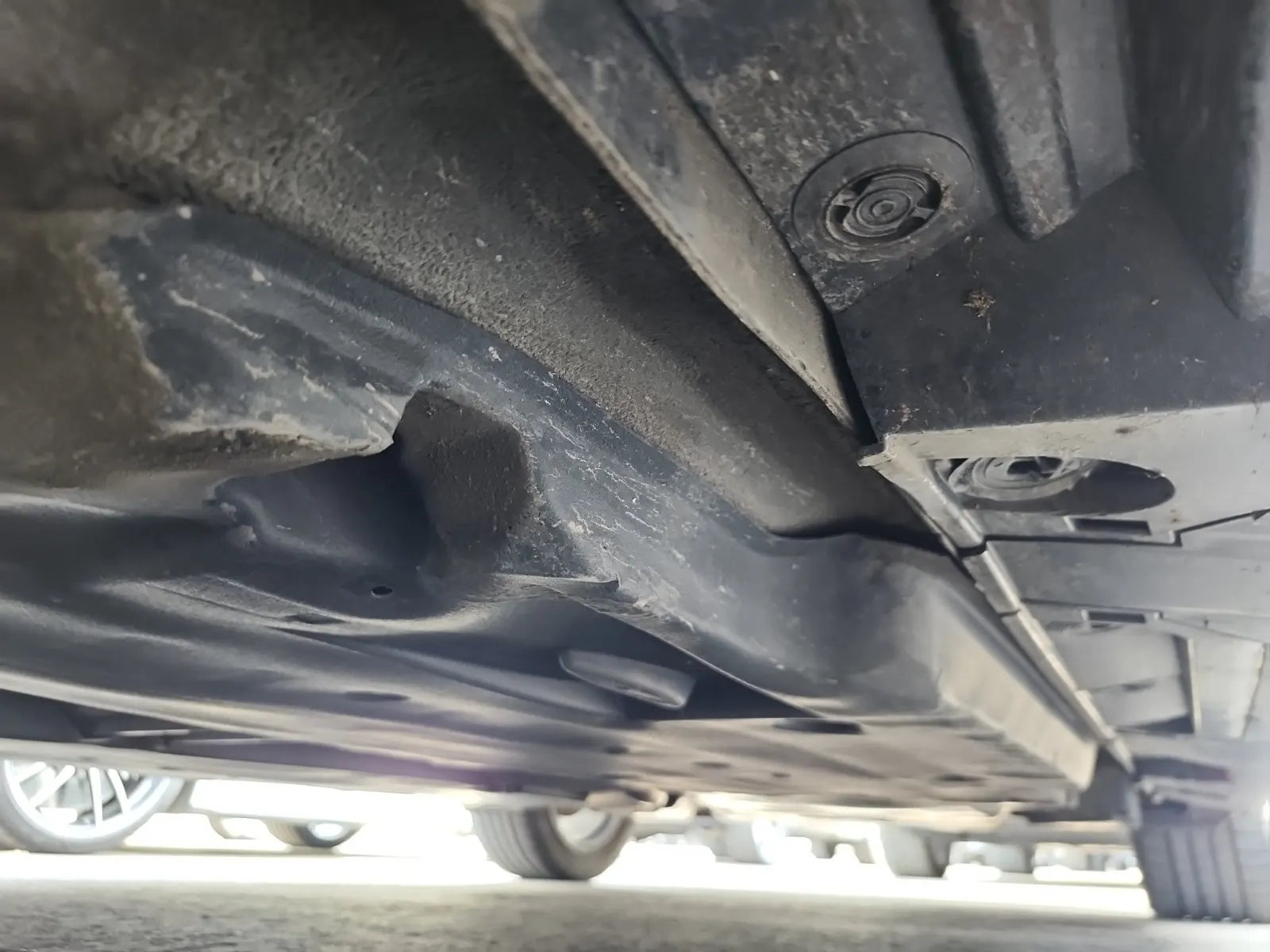 Undercarriage - Driver Photo