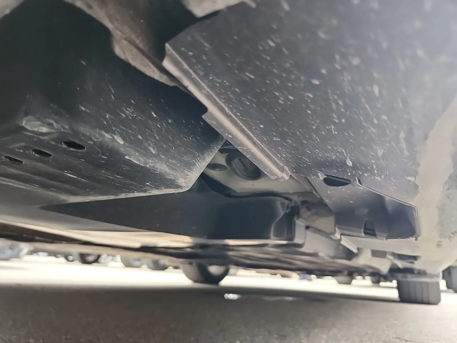 Undercarriage - Passenger Photo