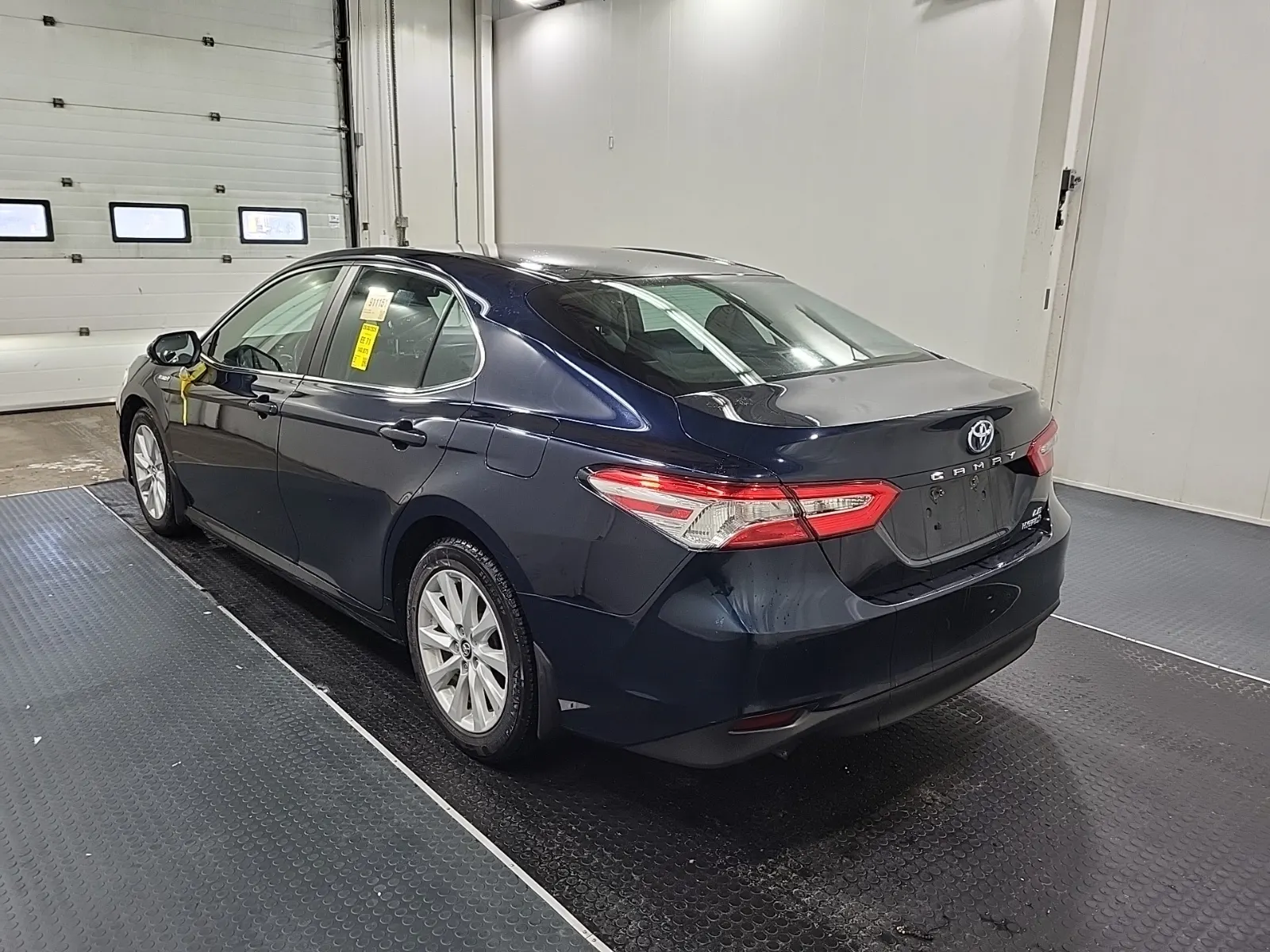 Driver Rear 3/4 Photo