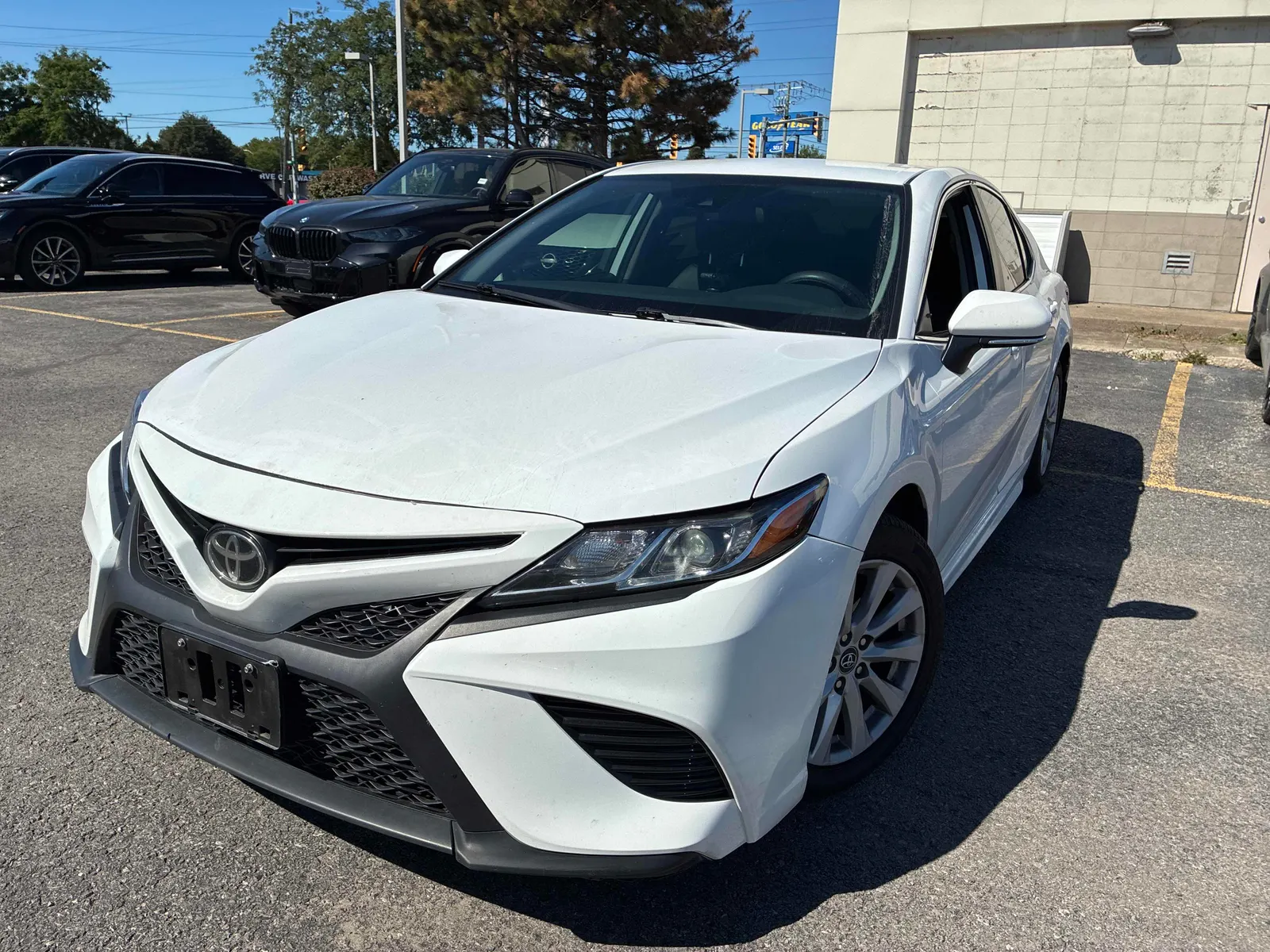 3/4 Front (Main image)