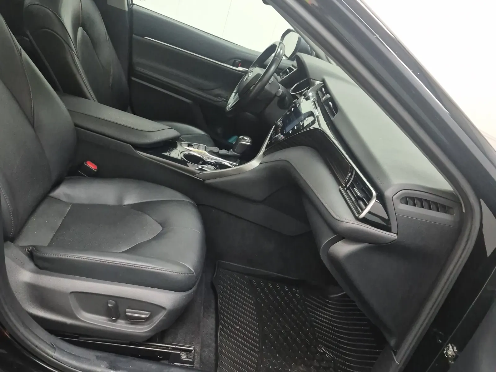 Right Side Interior Photo