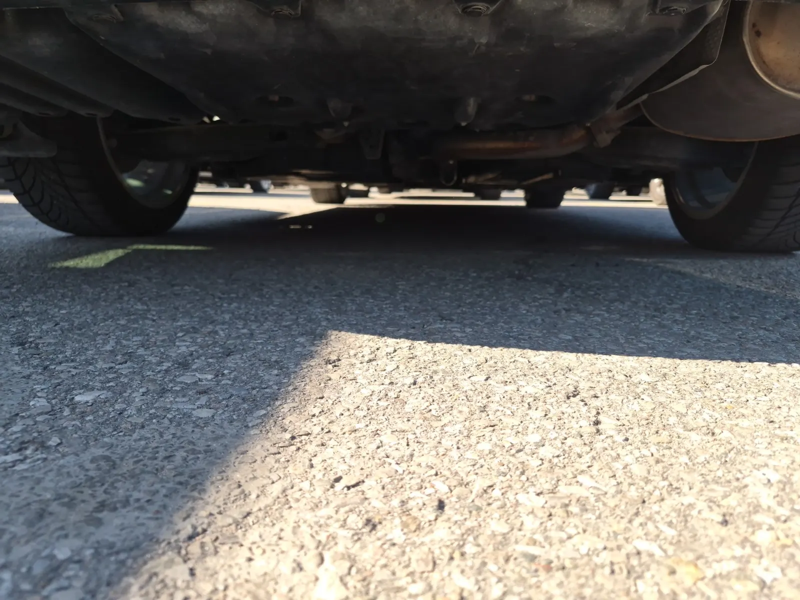 Undercarriage - Rear Photo