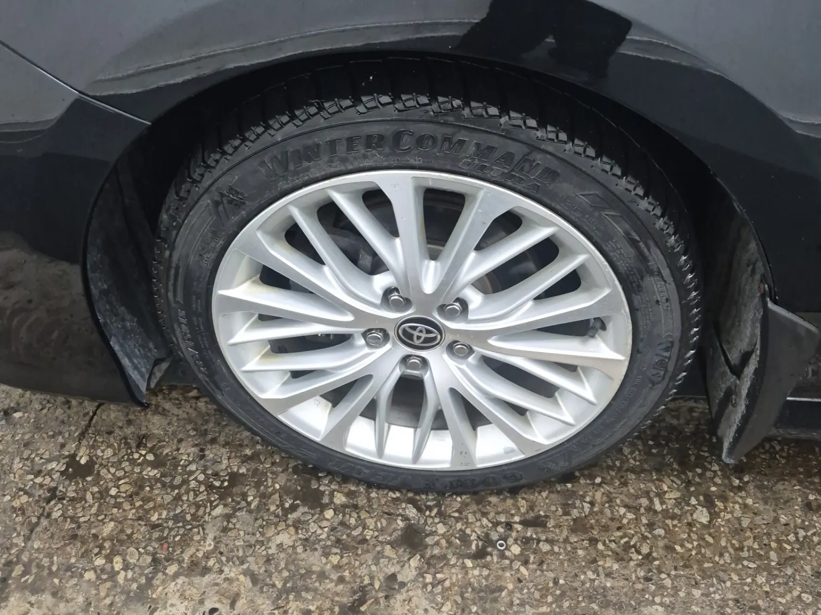 Front driver wheel/tire photo