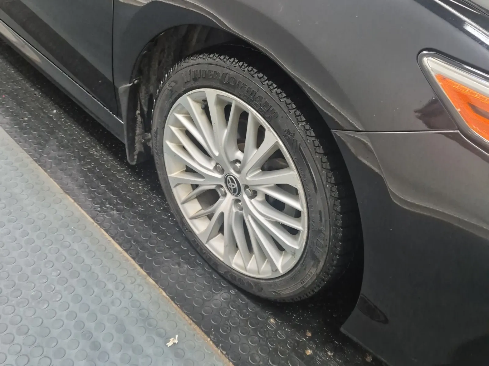 Right Front Wheel/Tire Photo