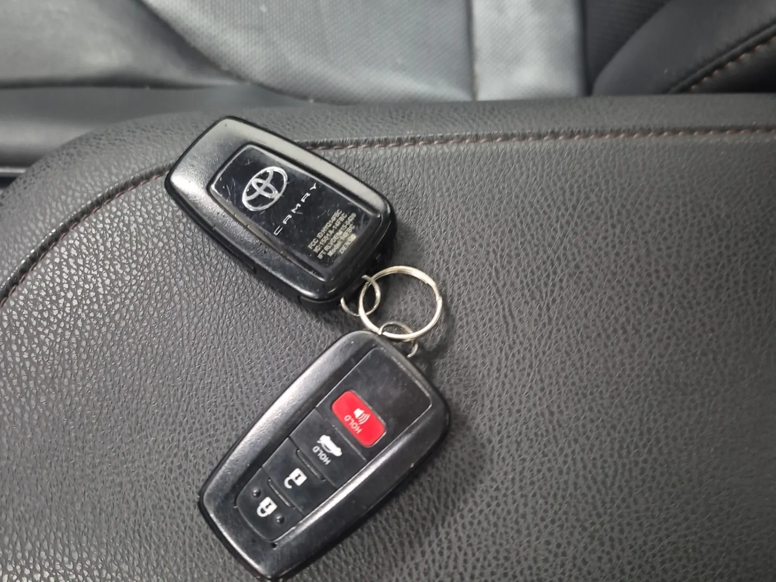 Keys/Fobs/Manual Photo