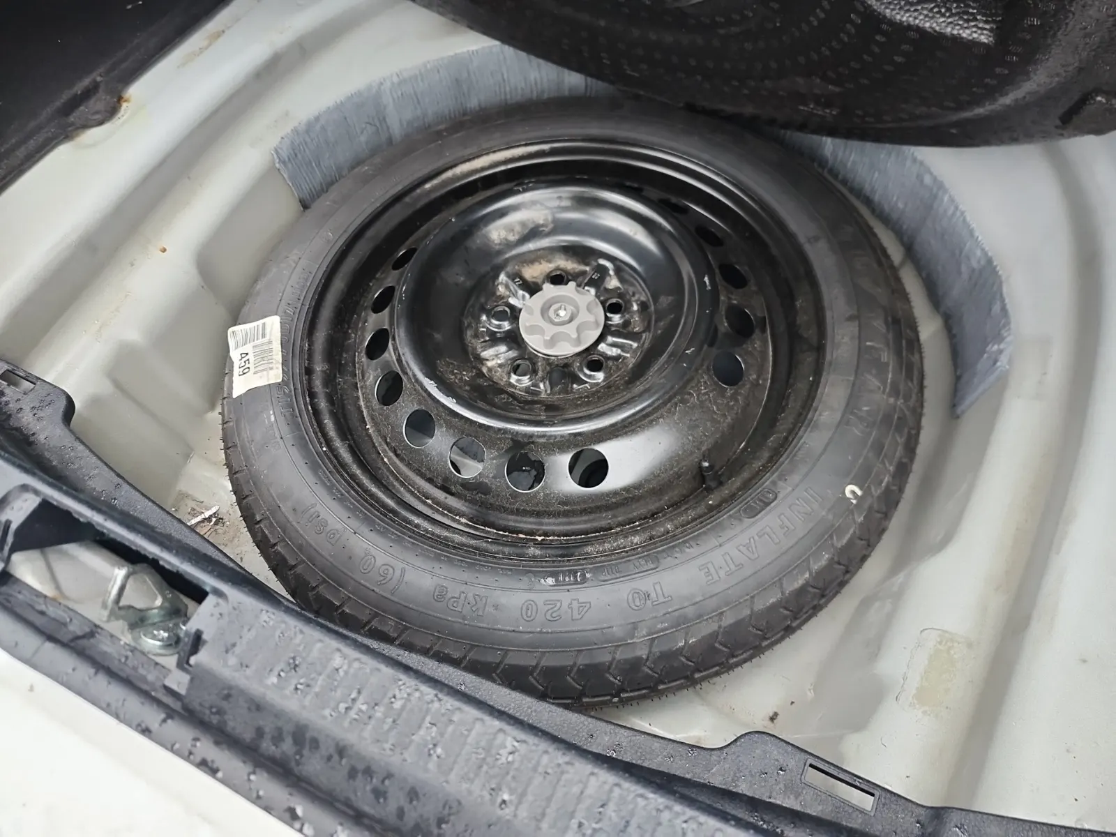 Spare Tire & Wheel Photo
