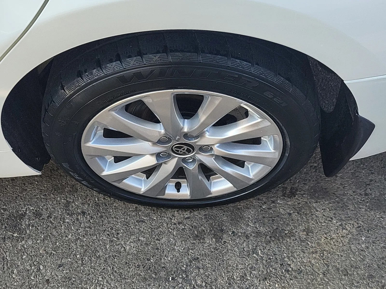 Left Rear Wheel/Tire Photo