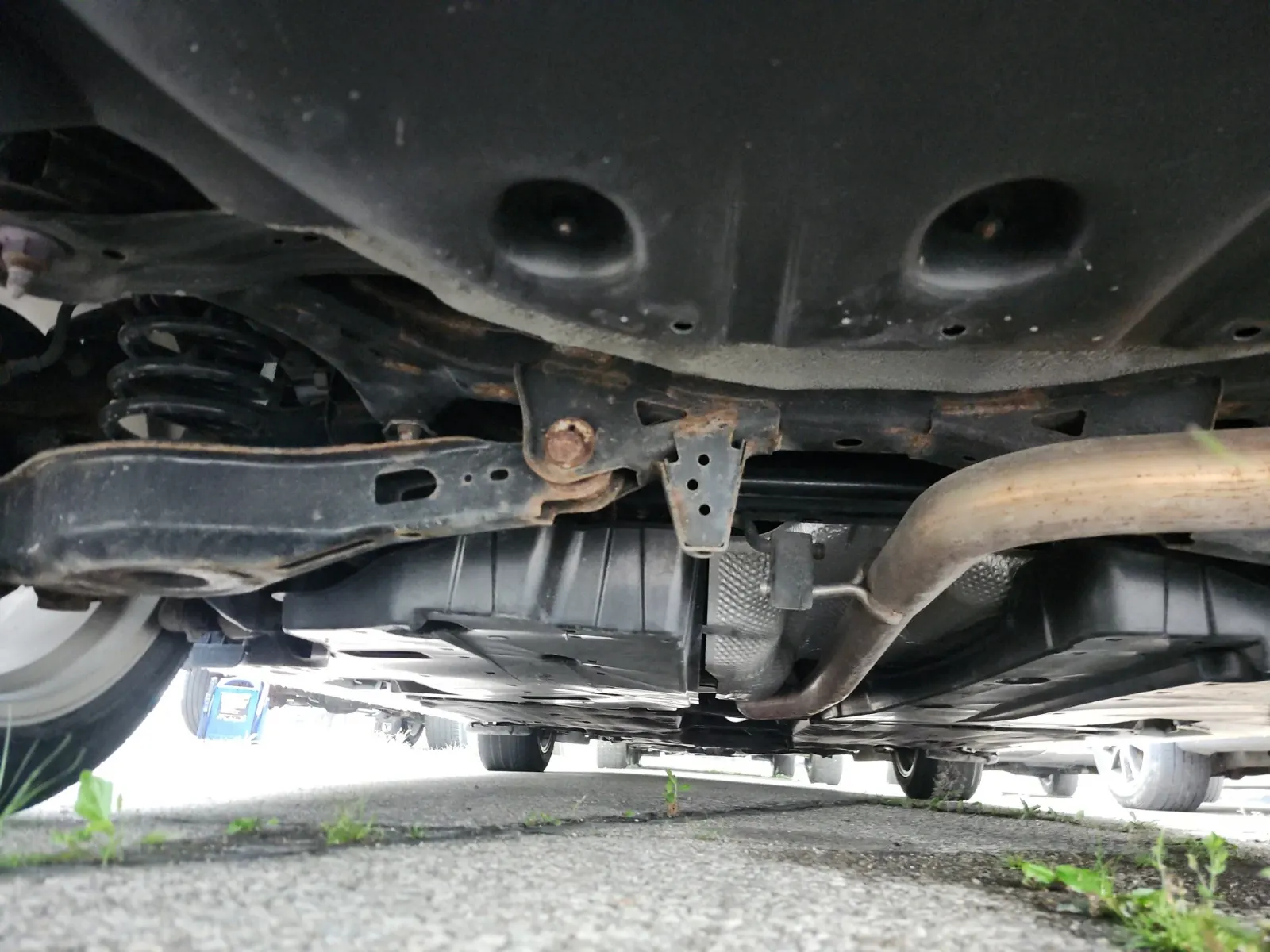 Undercarriage - Rear Photo