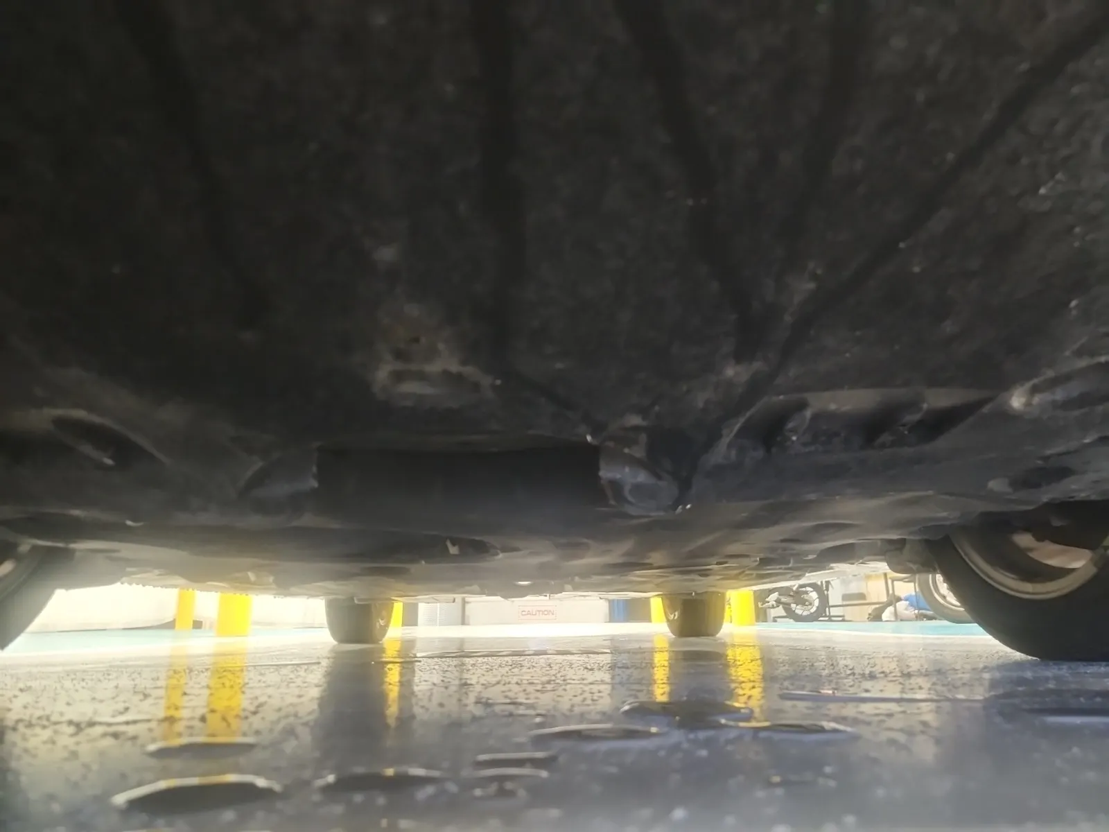Undercarriage - Front Photo