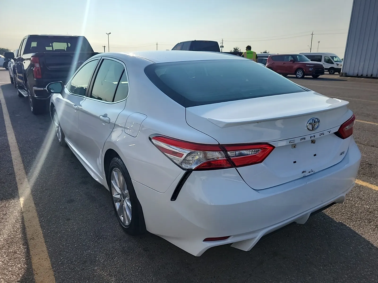 Driver Rear 3/4 Photo