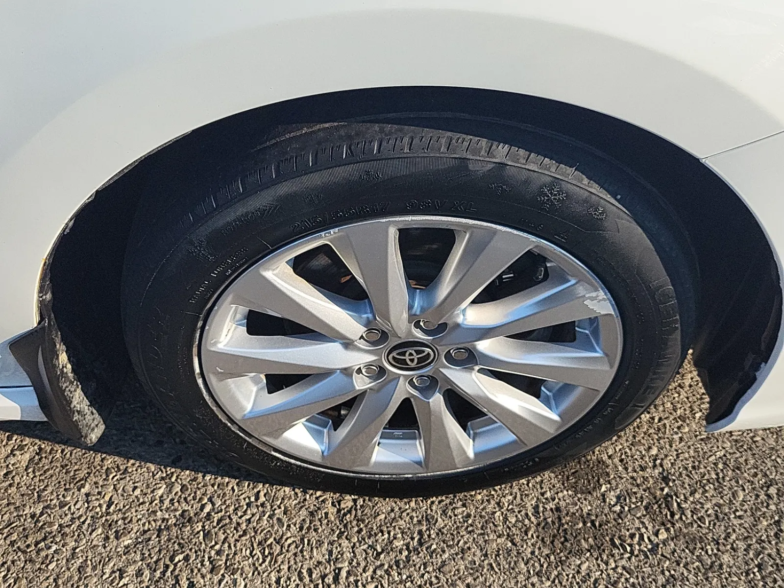 Right Front Wheel/Tire Photo