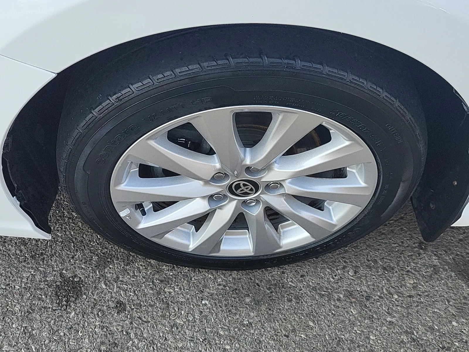 Front driver wheel/tire photo