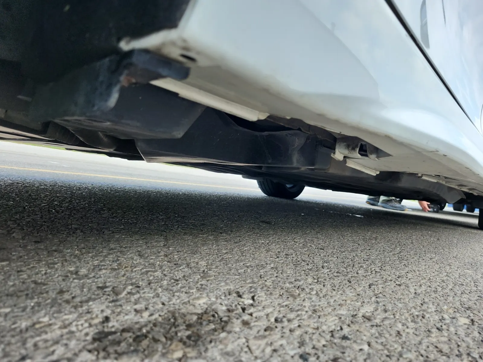 Undercarriage - Passenger Photo