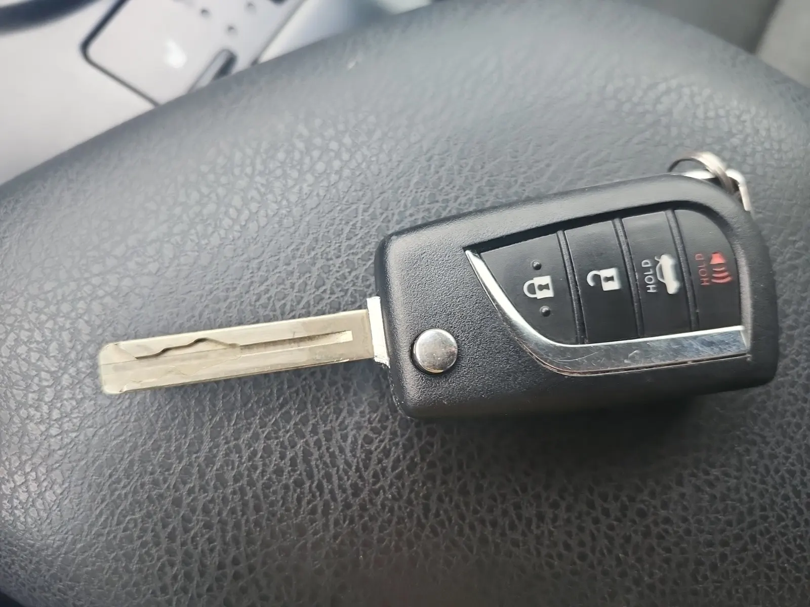 Keys/Fobs/Manual Photo