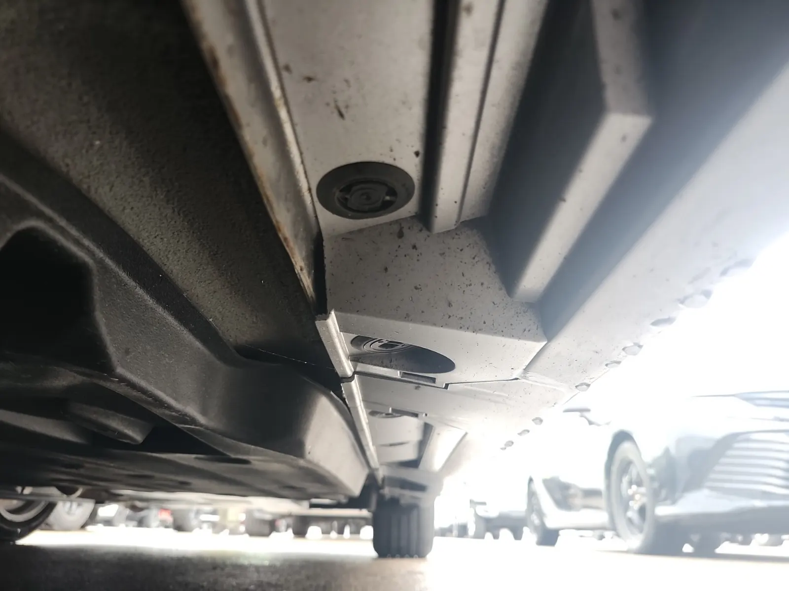 Undercarriage - Driver Photo