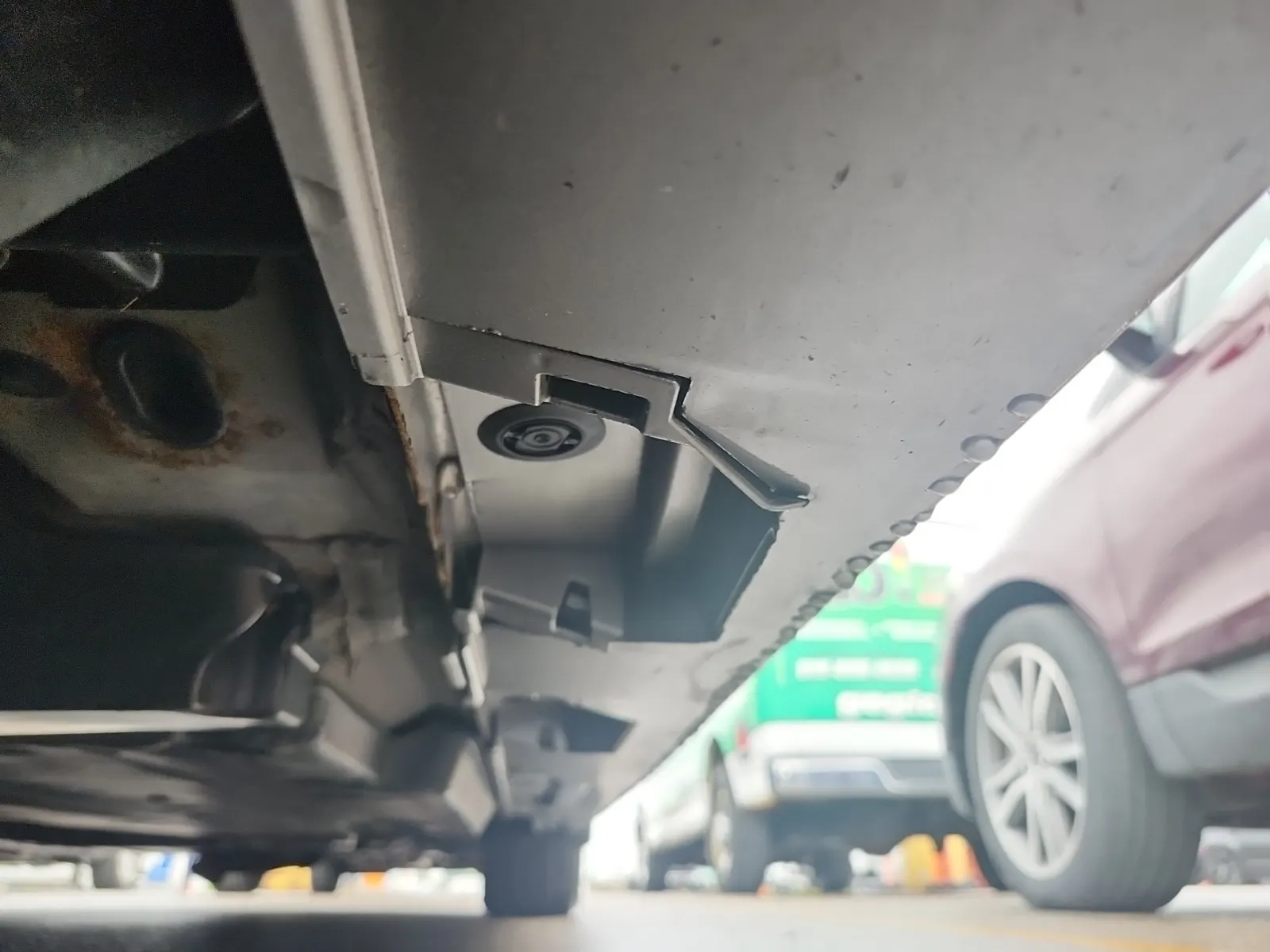 Undercarriage - Passenger Photo