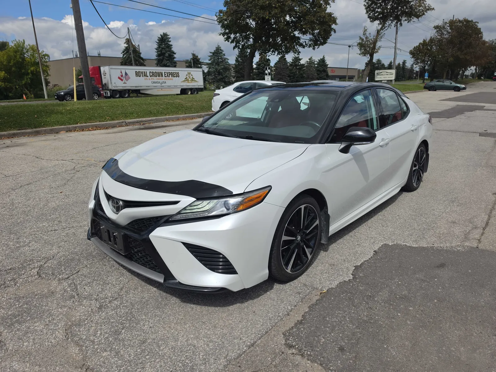 3/4 Front (Main image)