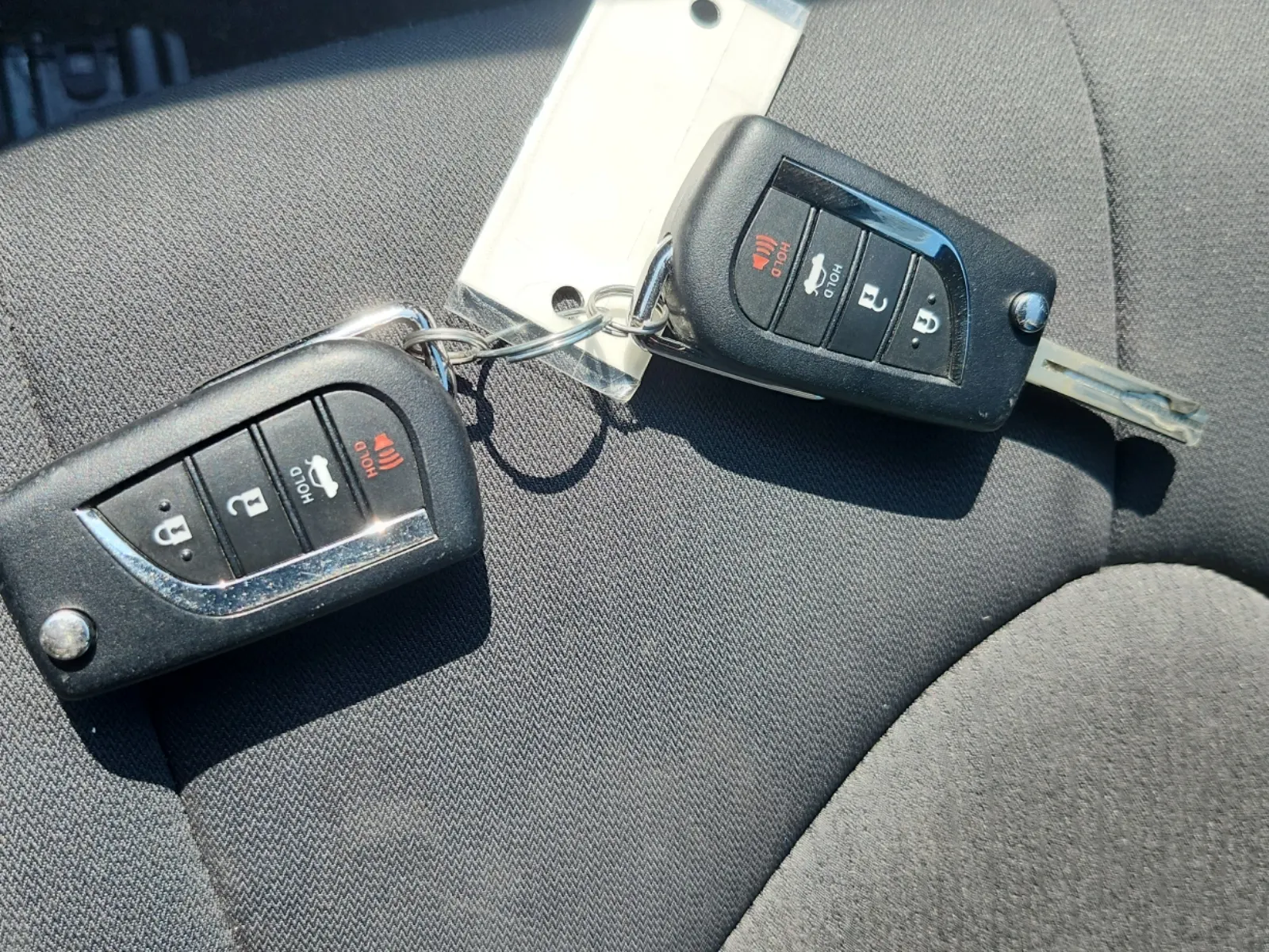 Keys/Fobs/Manual Photo