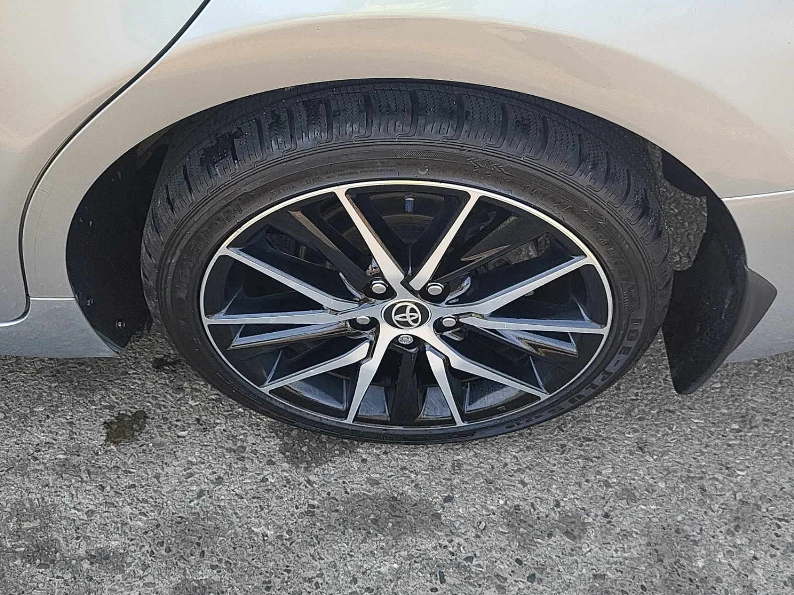 Left Rear Wheel/Tire Photo