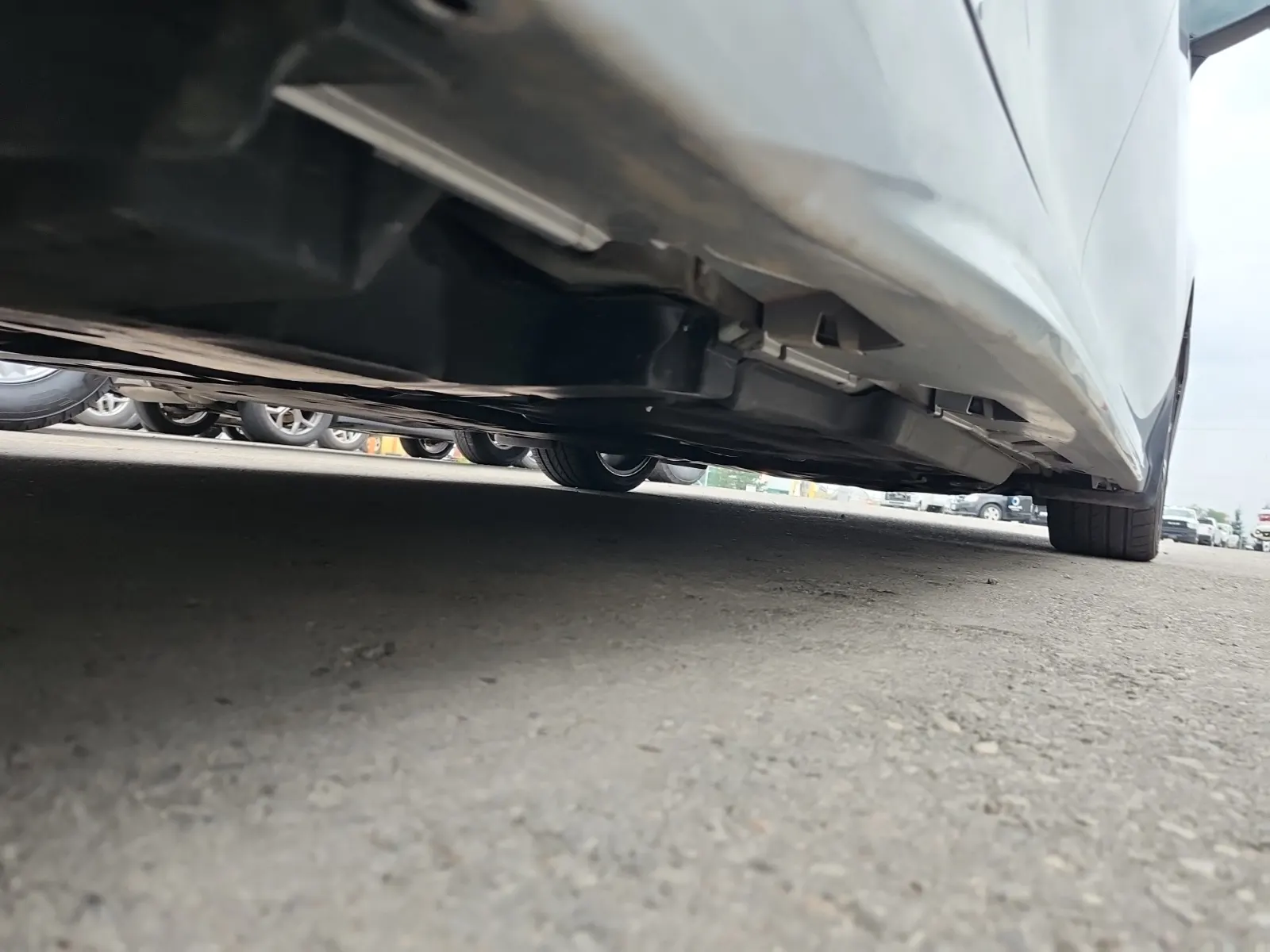 Undercarriage - Passenger Photo