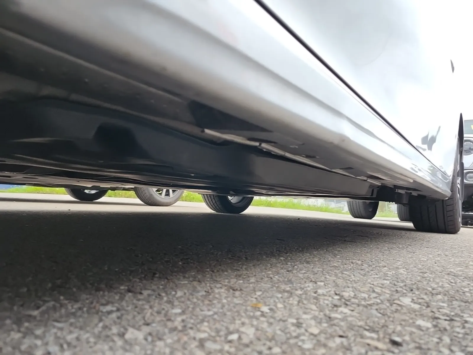 Undercarriage - Driver Photo