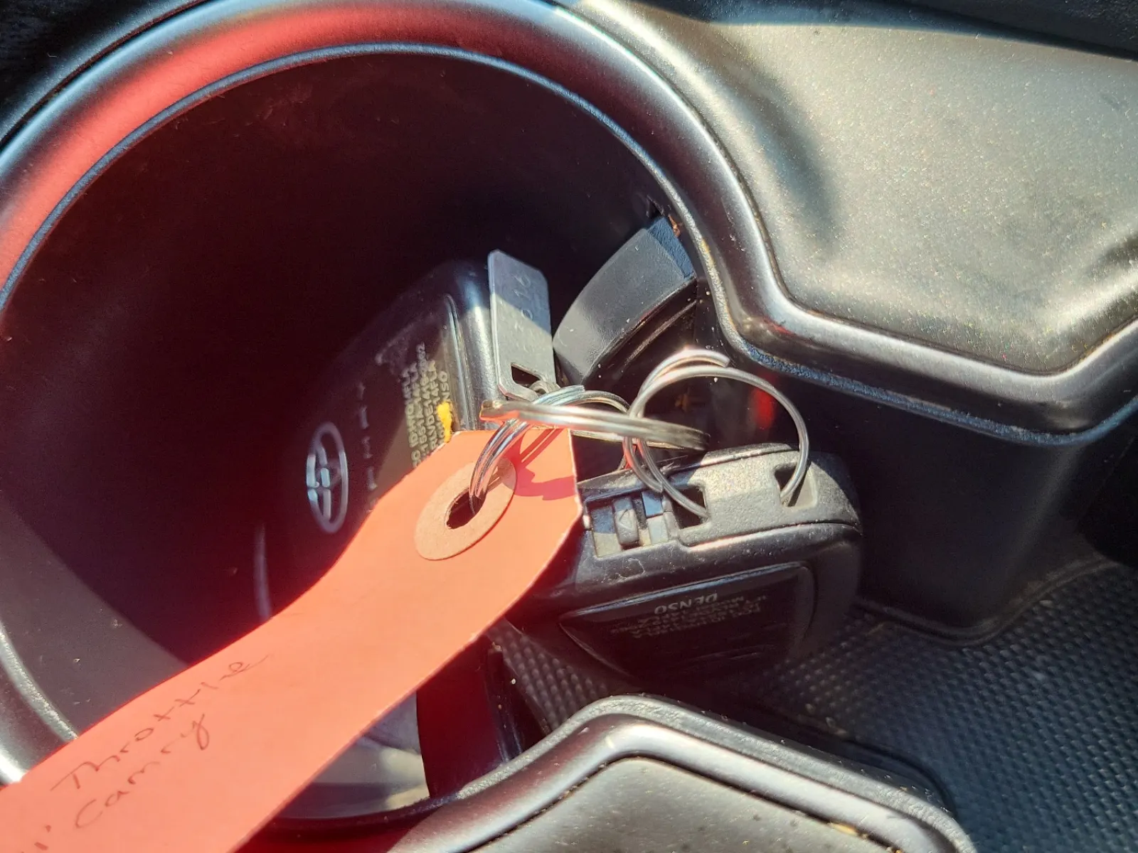 Keys/Fobs/Manual Photo