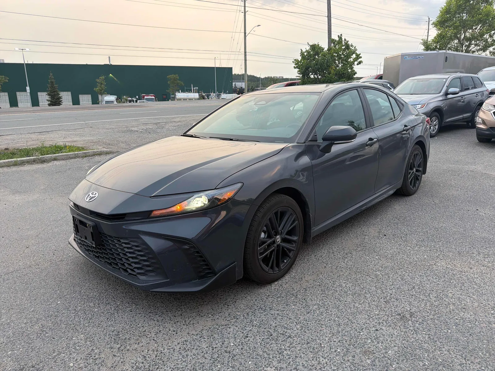 3/4 Front (Main image)